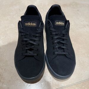 Adidas women’s Advantage Black and Gold Sneakers size 6